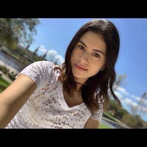 Meet your Posher, Debbie